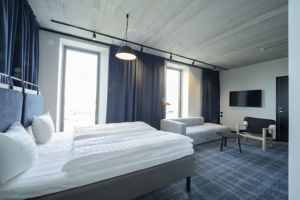SUPERIOR, DOUBLE BED