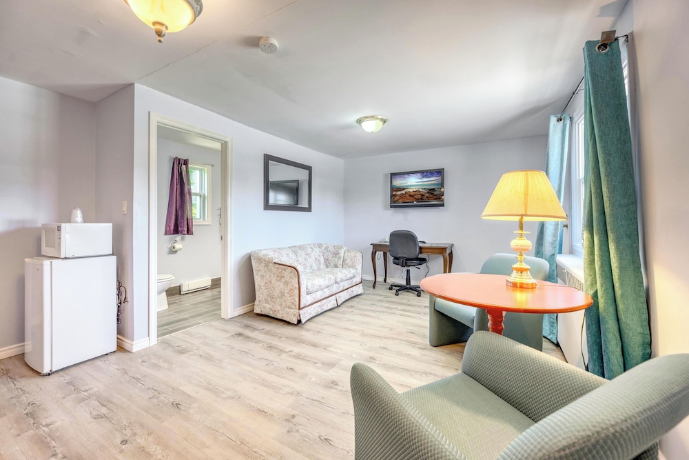 The Gables inn 36/64