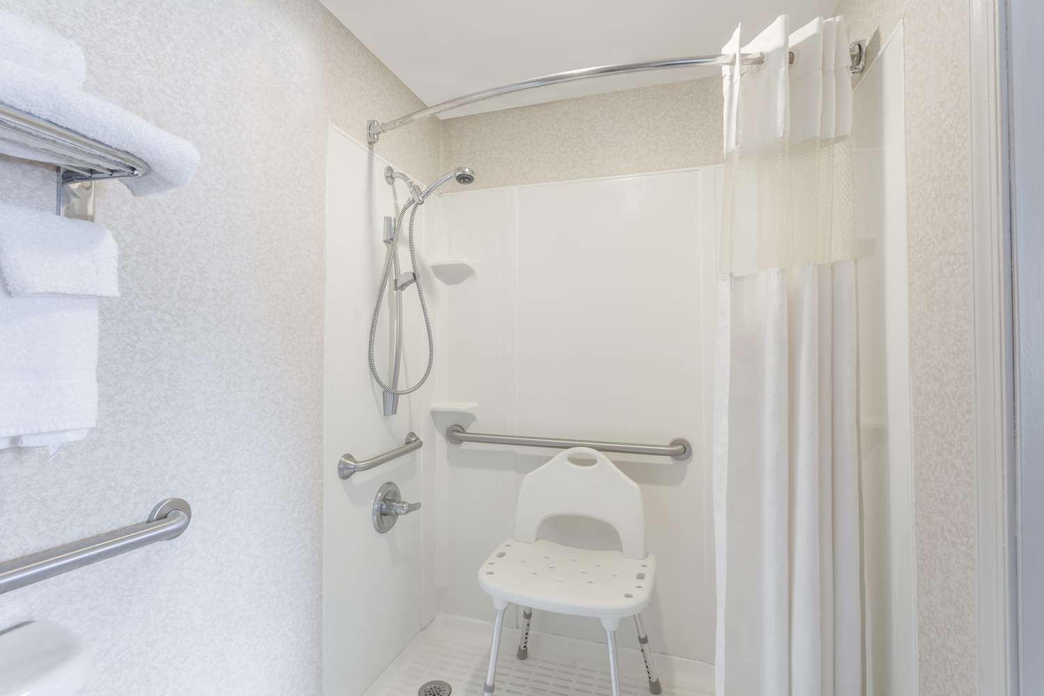 Ramada Limited Norfolk 15/16