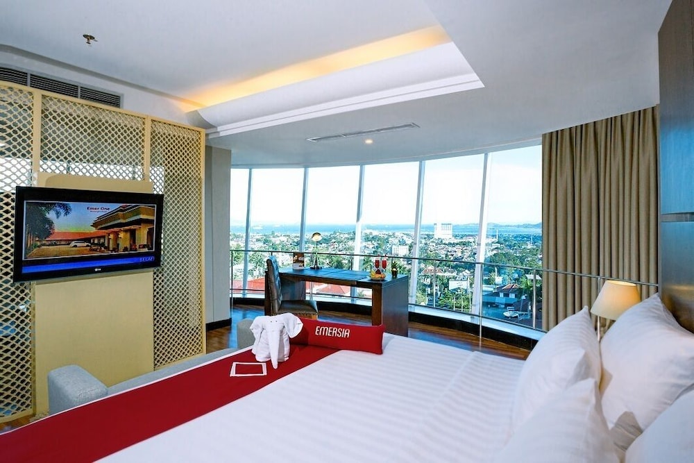 Emersia Hotel Resort 15/50