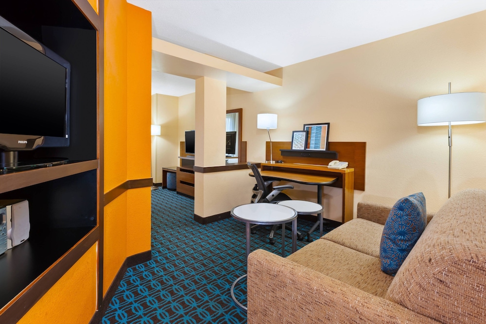Fairfield Inn Suites Columbus East 20/25