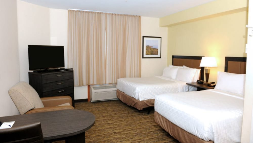Candlewood Suites Santa Maria 12/75
