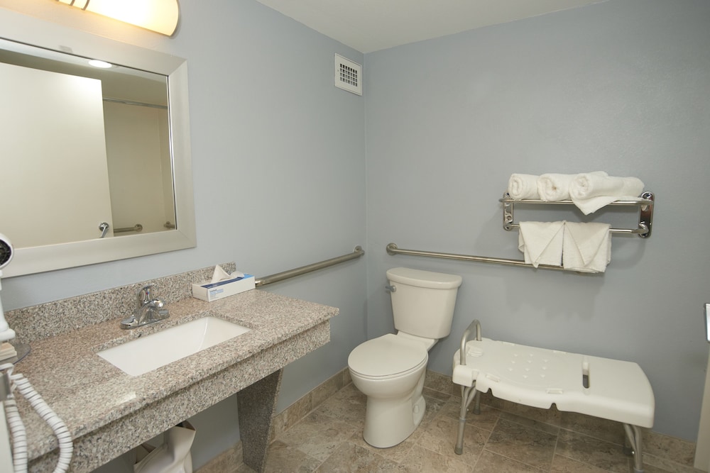 Falmouth Inn 27/65