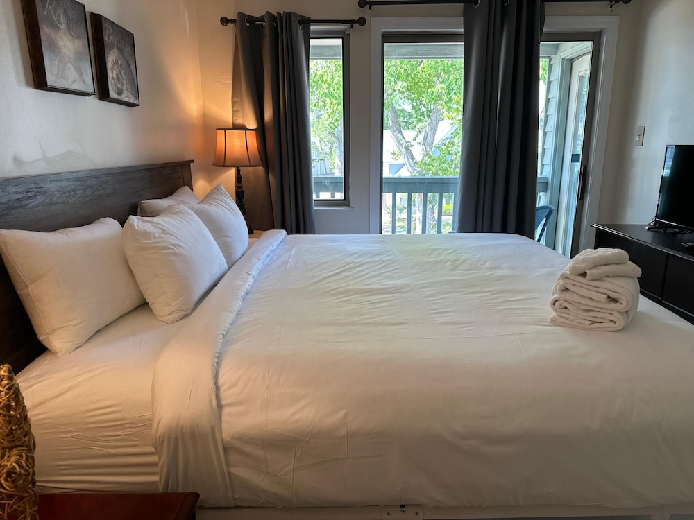 Myrtle Beach Resort by Beach Vacations 40/79