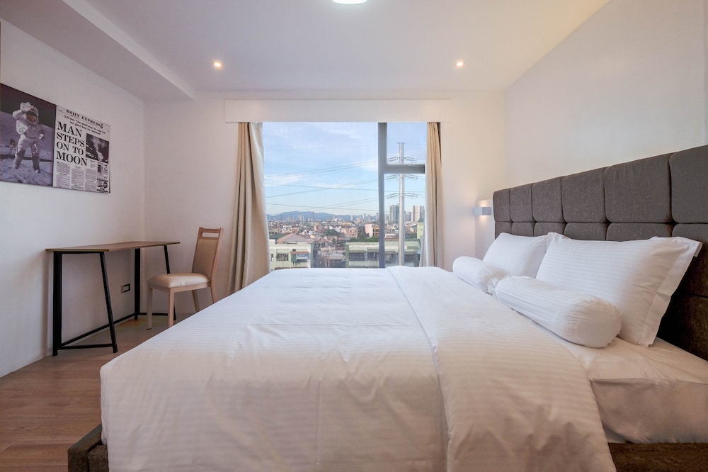 Heroes Hotel 26/63