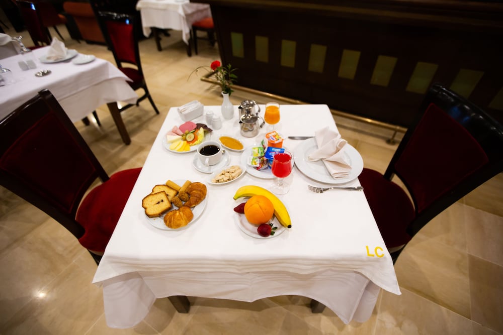 Hotel Le Consul 33/41