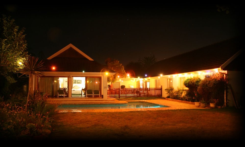 Wilmot Cottages 10/16