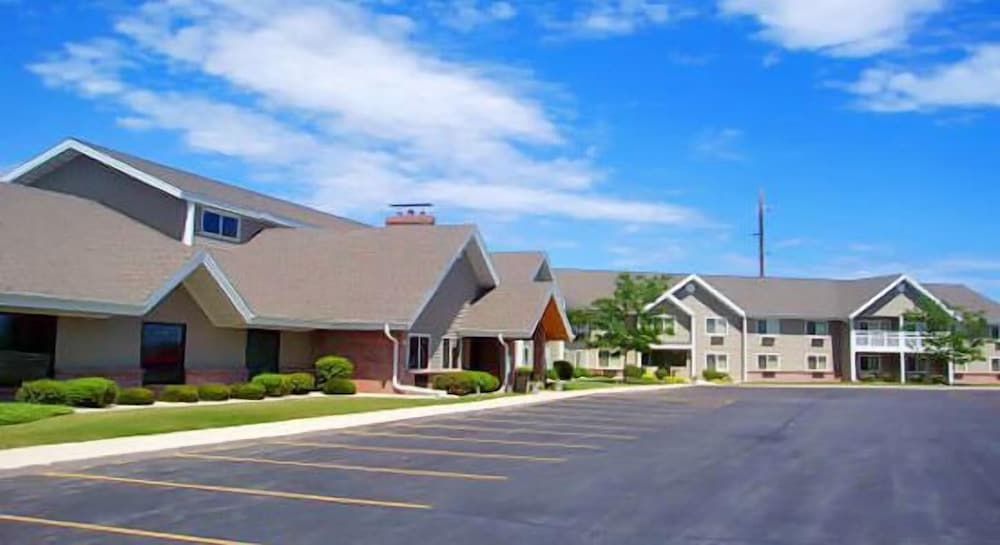 Americinn By Wyndham Manitowoc 25/26