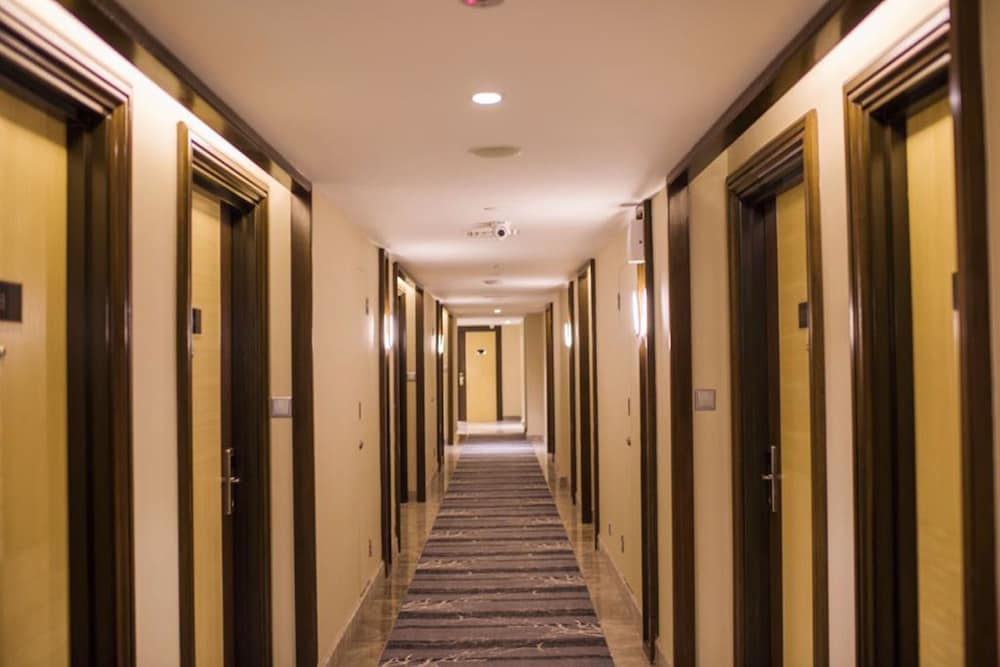 Nu Hotel 18/25
