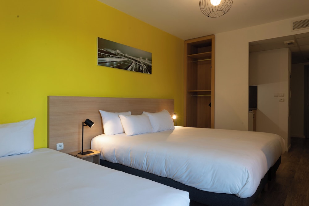 ROOM, TRIPLE