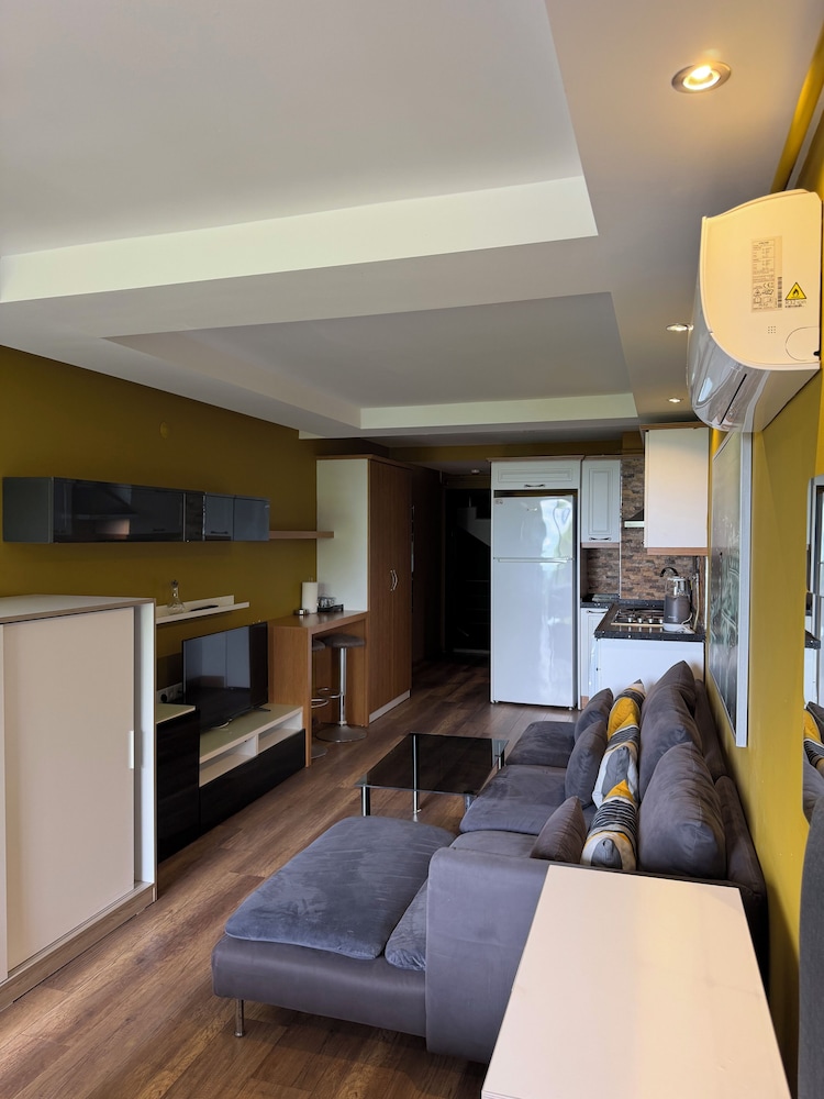 Deluxe Residence 45/57