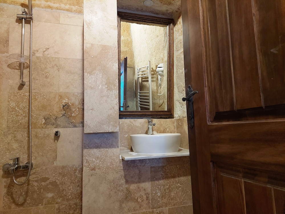 Armesos Cave Hotel 49/50