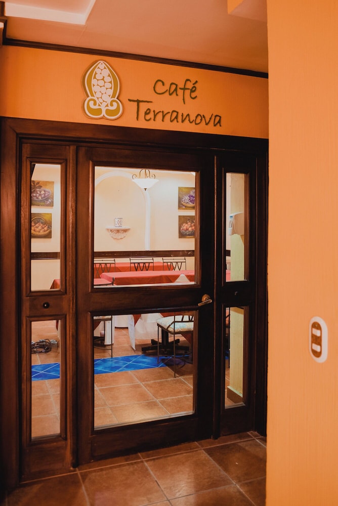 VILLA TERRA HOTEL 9/50