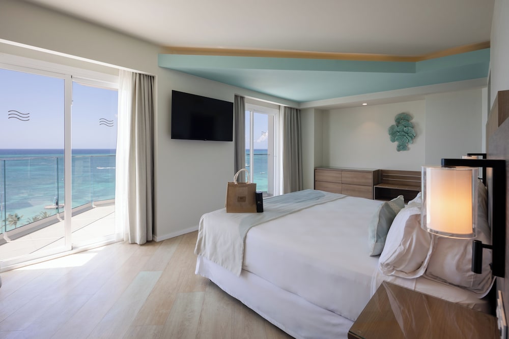 Suite Ocean Front Elite Club SJFE، RIU Palace Antillas - Adults Only - All Inclusive 4/7