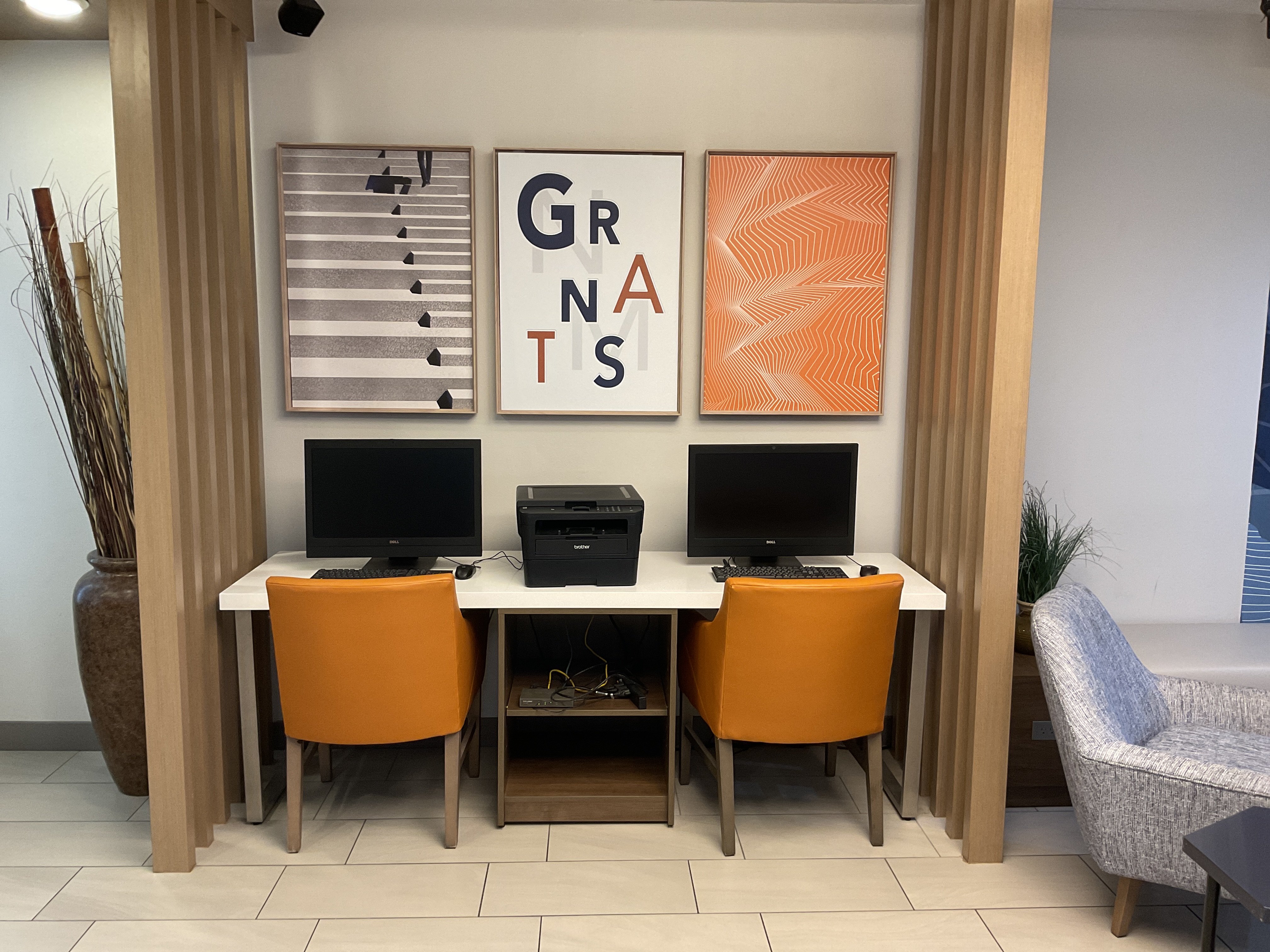 Holiday Inn Express Hotel Suites Grants Milan 31/33