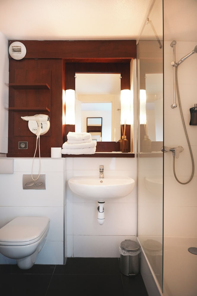Comfort, Twin Beds, Hotel Acadie Orly Morangis 9/9