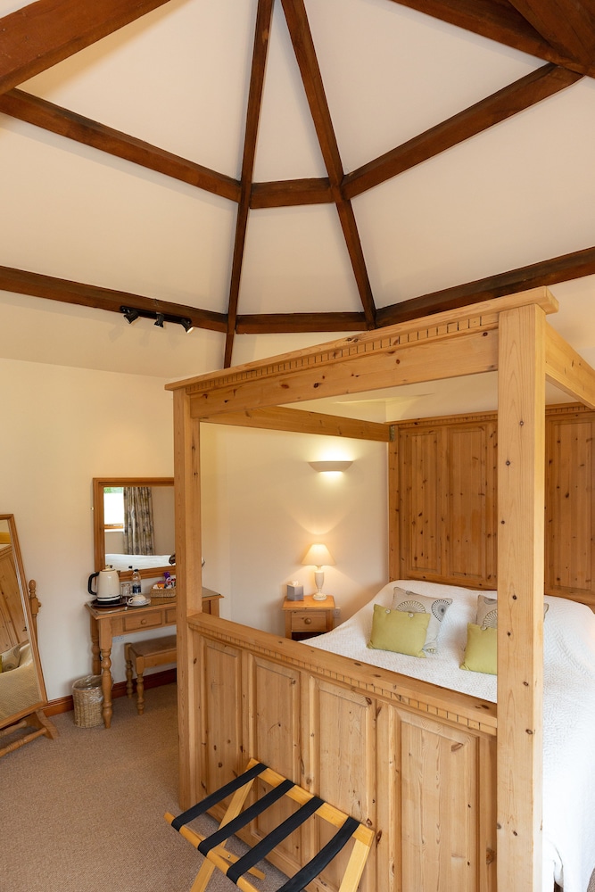 Church Farm Lodge 23/50