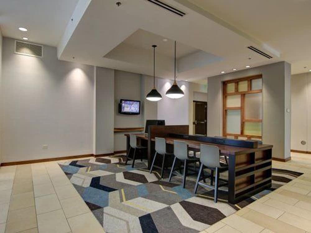 HYATT house Chicago/Naperville/Warrenville 63/69