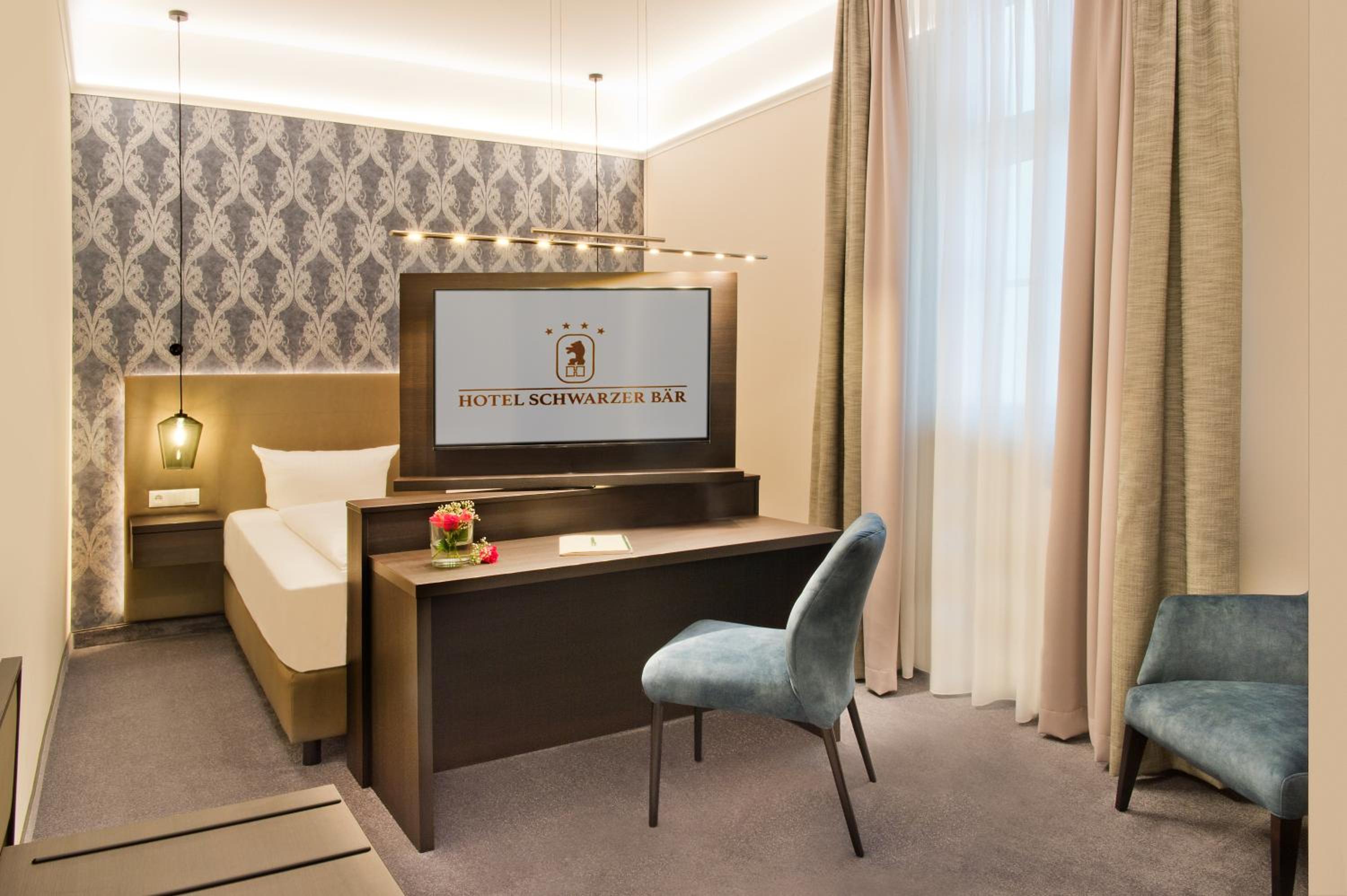 Hotel Schwarzer Bar Jena 39/50