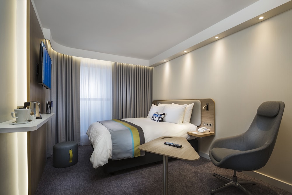 HOLIDAY INN EXPRESS STUTTGART - WAIBLINGEN 20/69