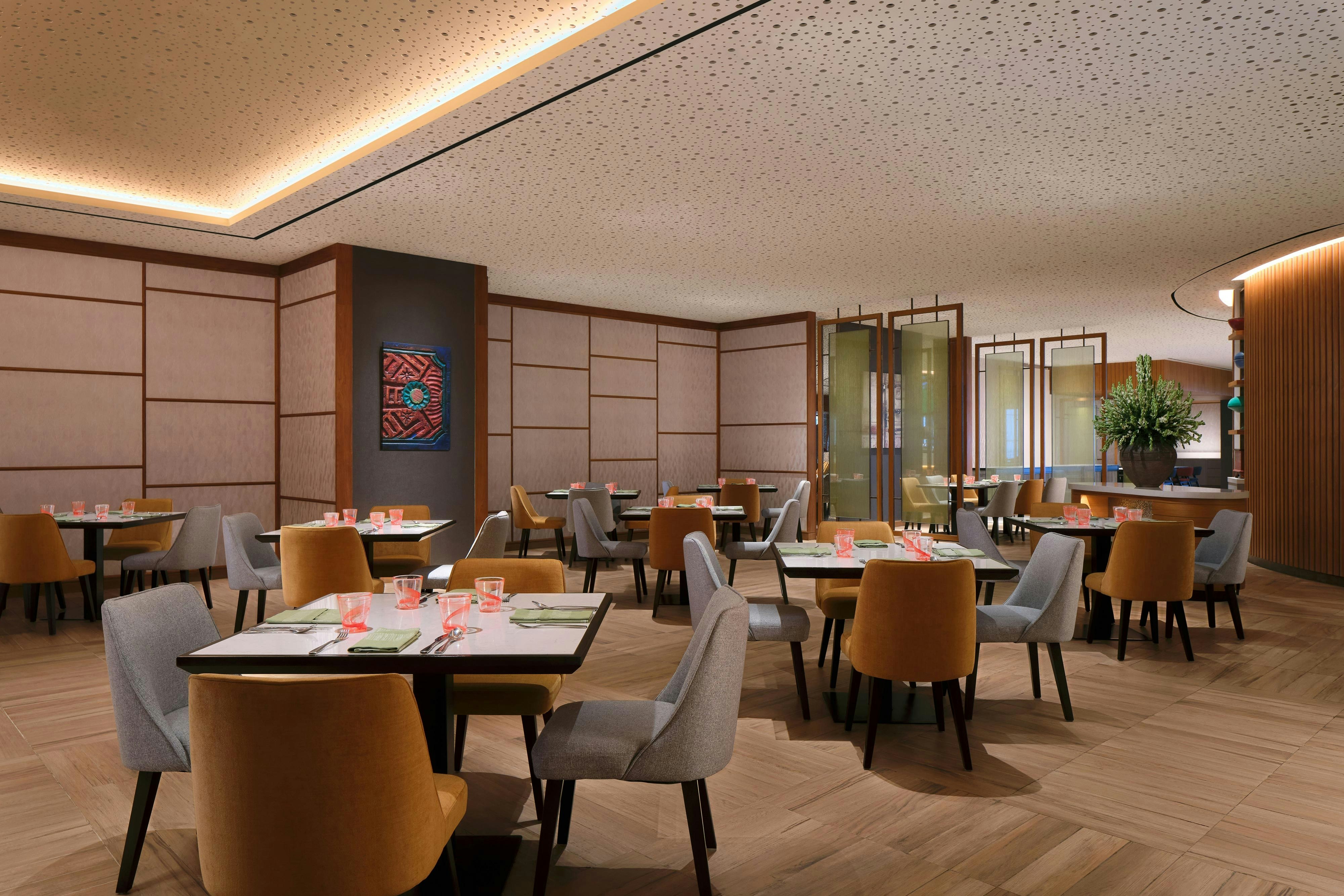 Four Points by Sheraton Surabaya Pakuwon Indah 2/4