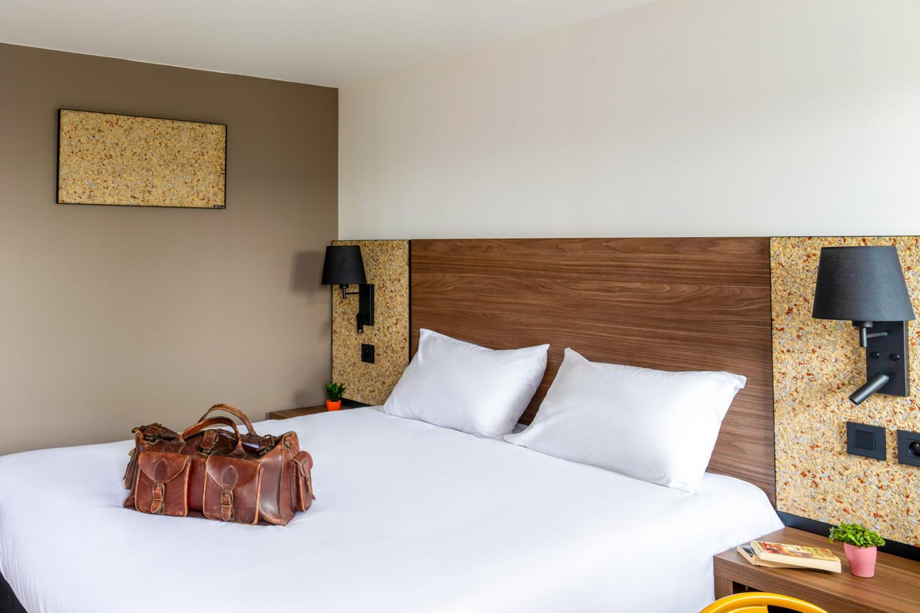 Pop, Smart, Double Bed، greet Hotel Chatellerault 2/5