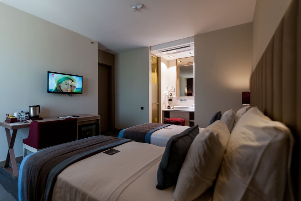 Vista Hotel 15/30