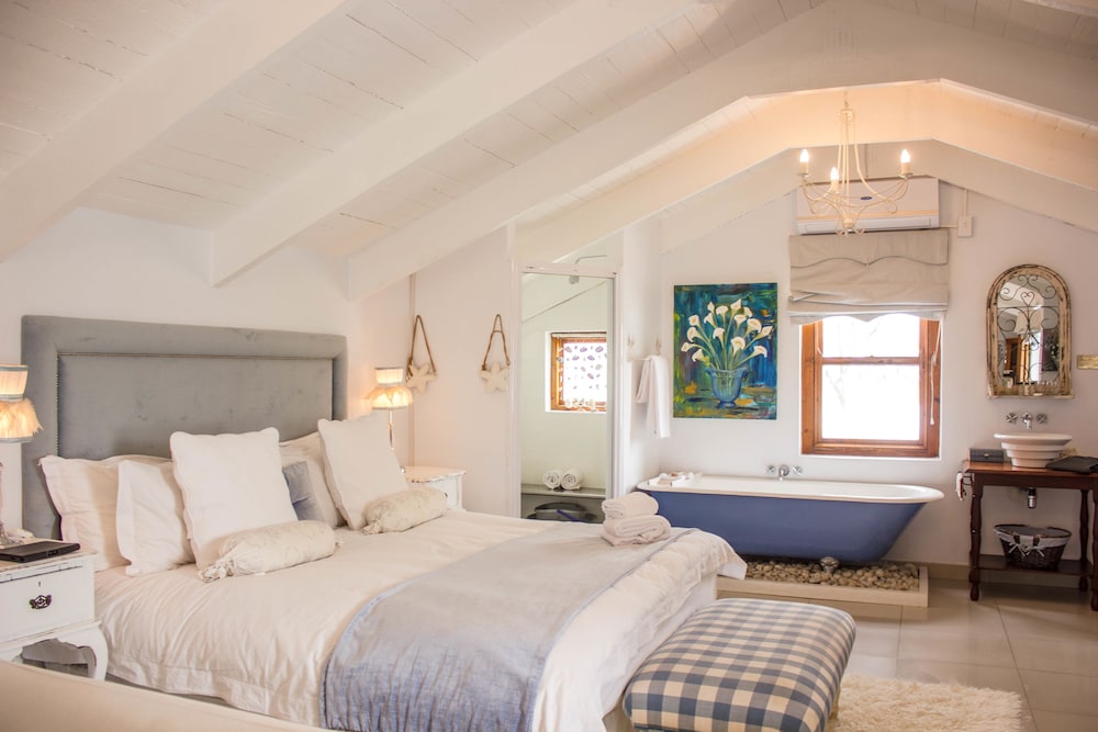 Paternoster Manor 7/36