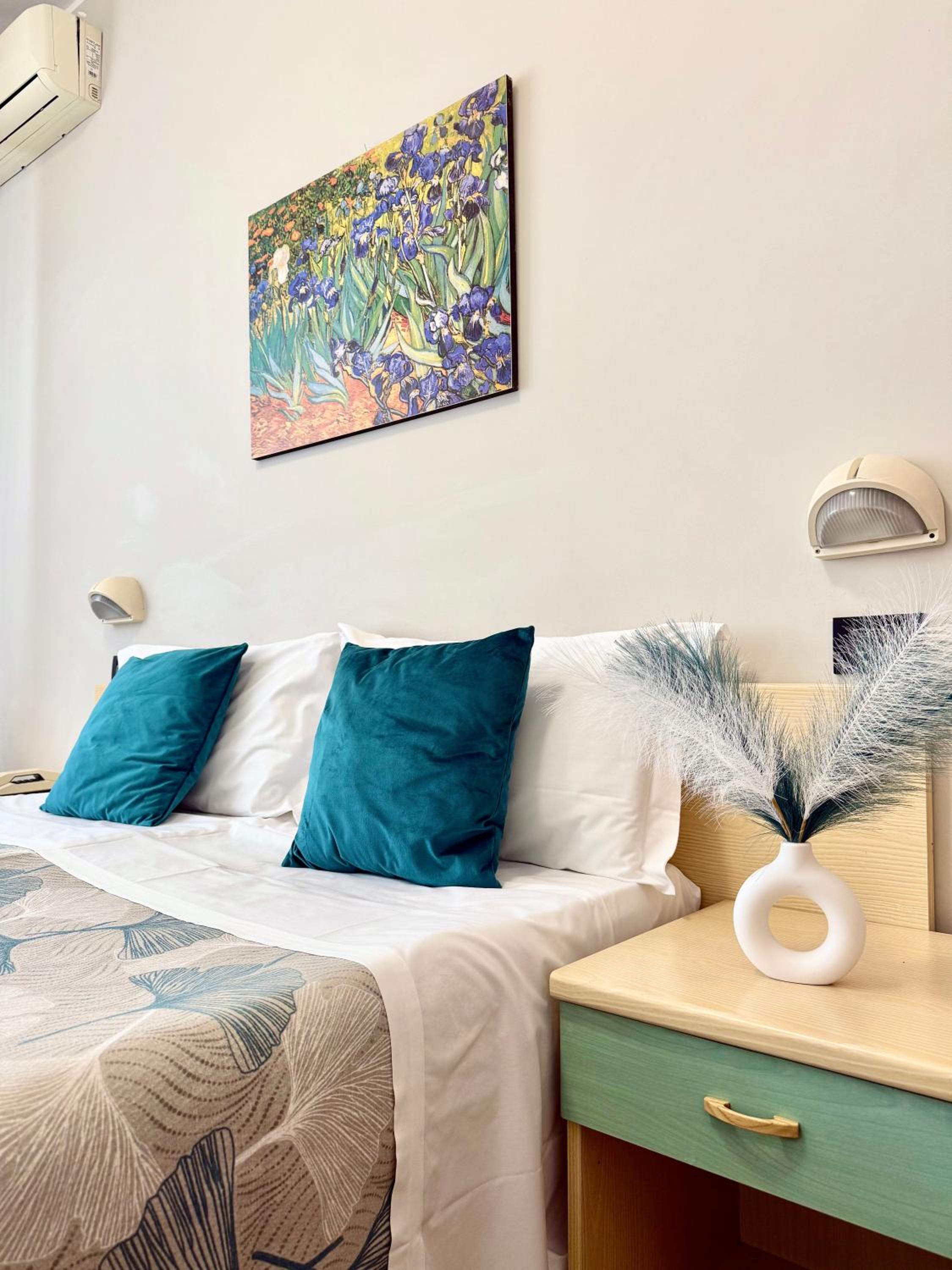 SUPERIOR, DOUBLE BED