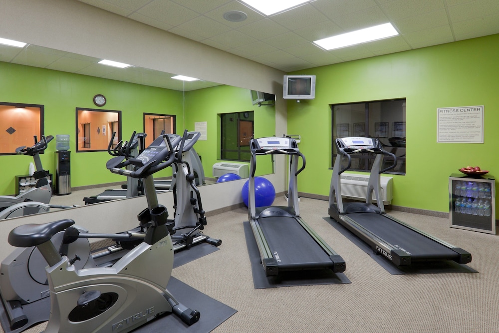 Holiday Inn Carbondale-Conference Center 32/81