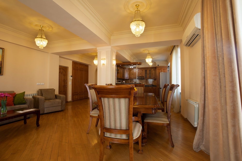 KANTAR HOTEL 32/50