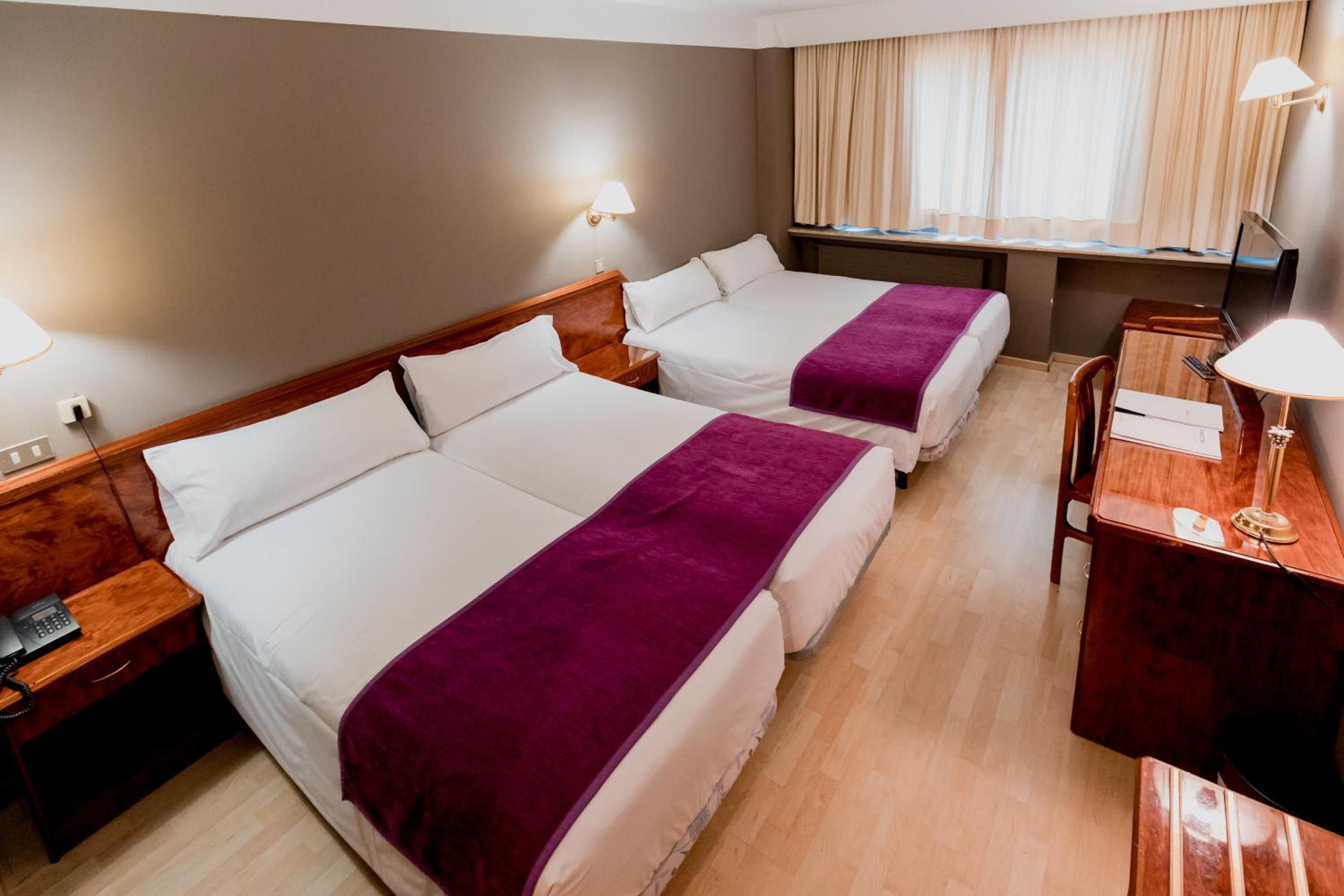 Room, Quadruple, Single Bed