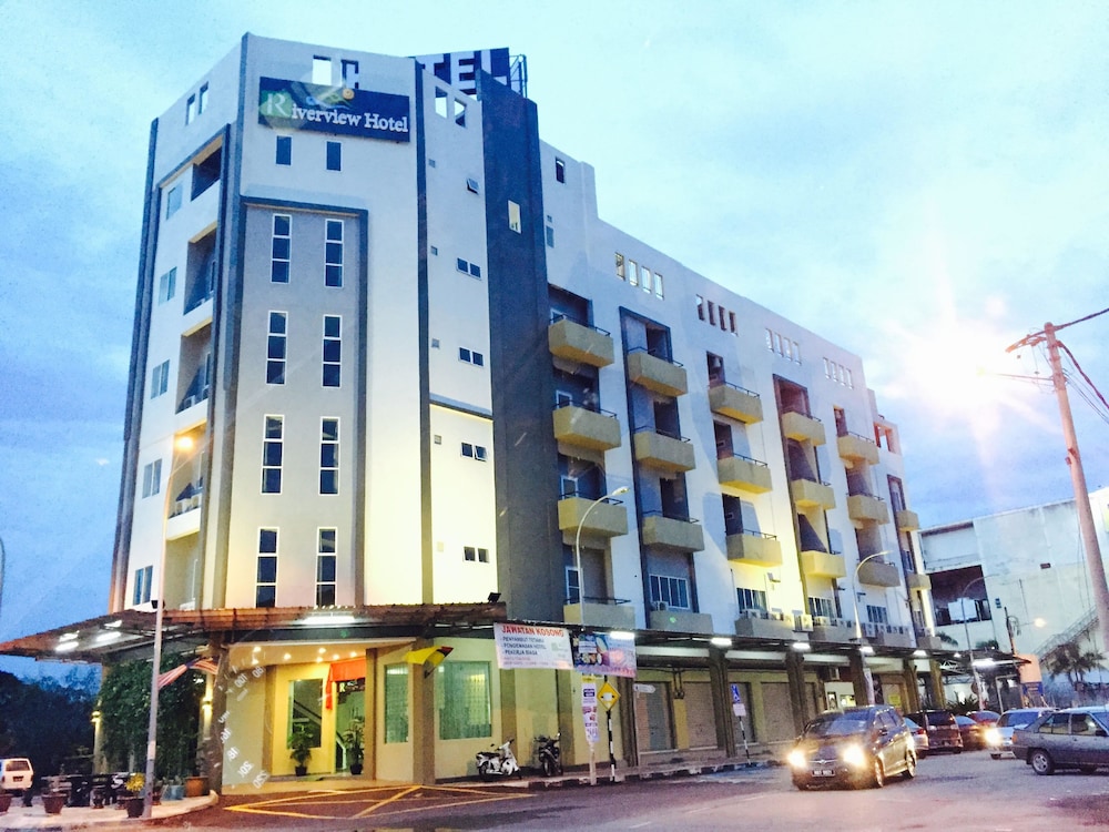Riverview Hotel 2/33