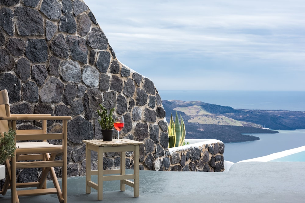 Adamant Suites - Adults Only 62/69