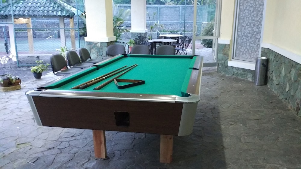 Bumi Ciherang Hotel 6/18