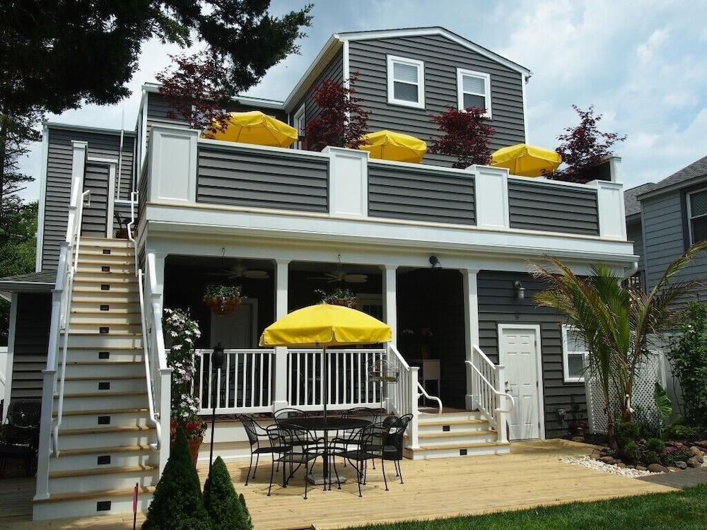 Rehoboth Guest House 6/50