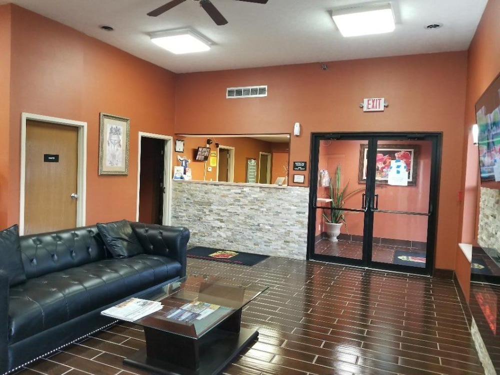 Super 8 by Wyndham Bellefontaine 32/38