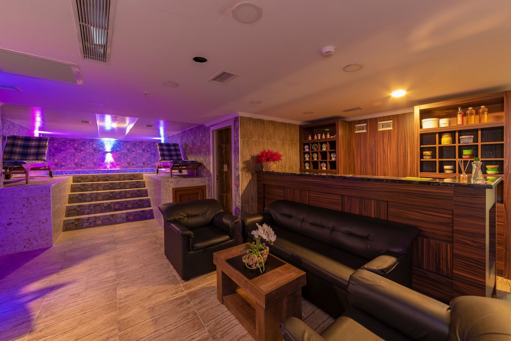 Vision Deluxe Hotel 30/37