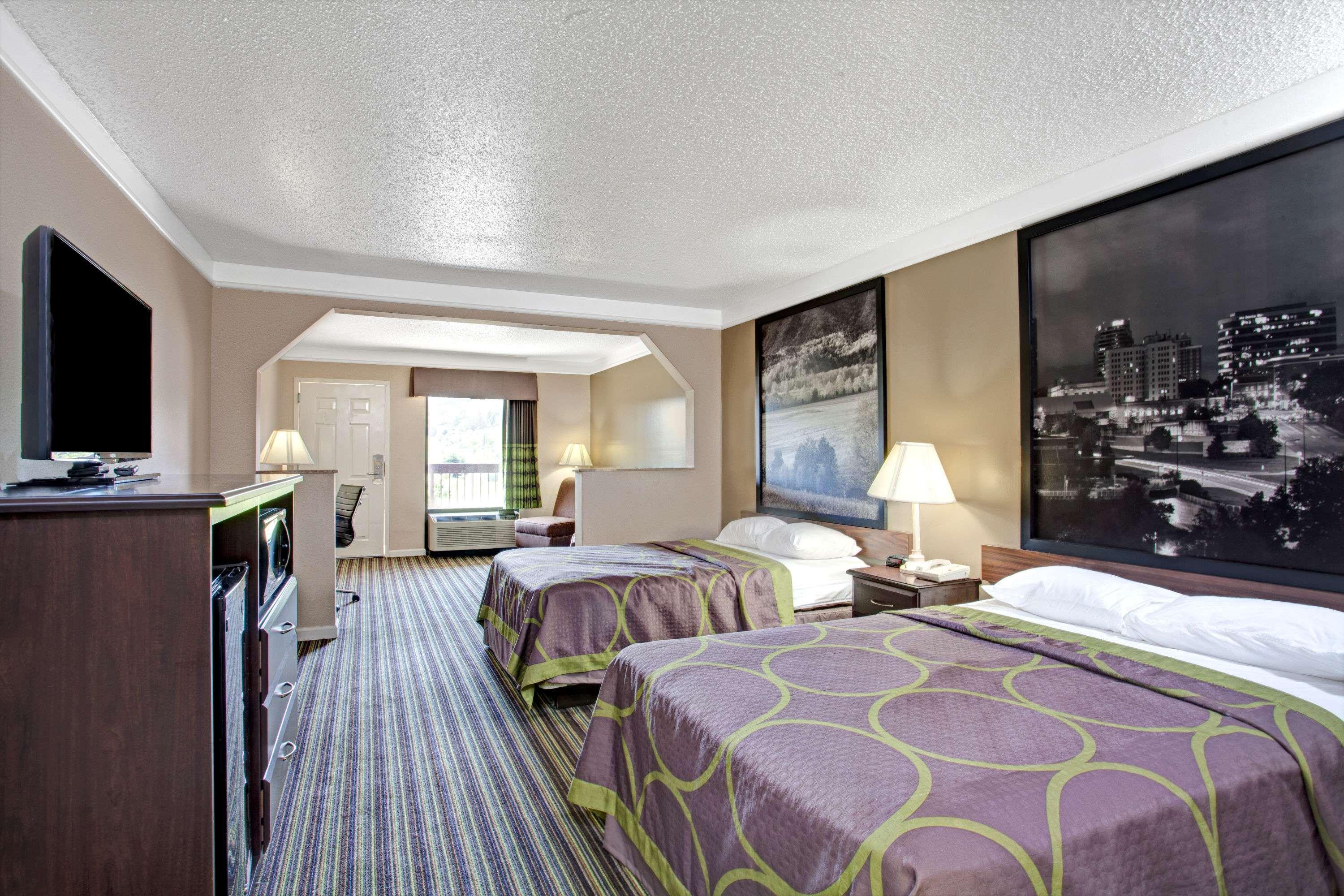 Super 8 By Wyndham Knoxville East 9/38