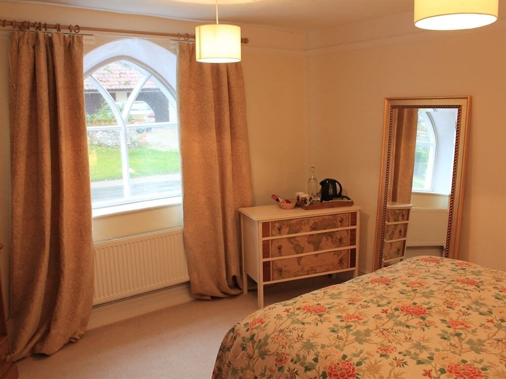 Church Farmhouse B & B 24/34