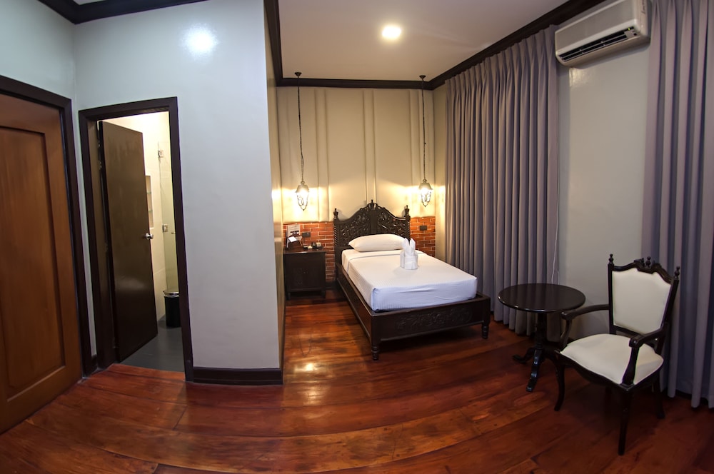 Vigan Plaza Hotel 42/71
