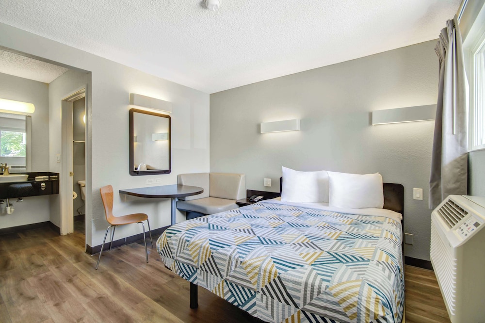 Motel6 San Jose, CA - Airport 26/54