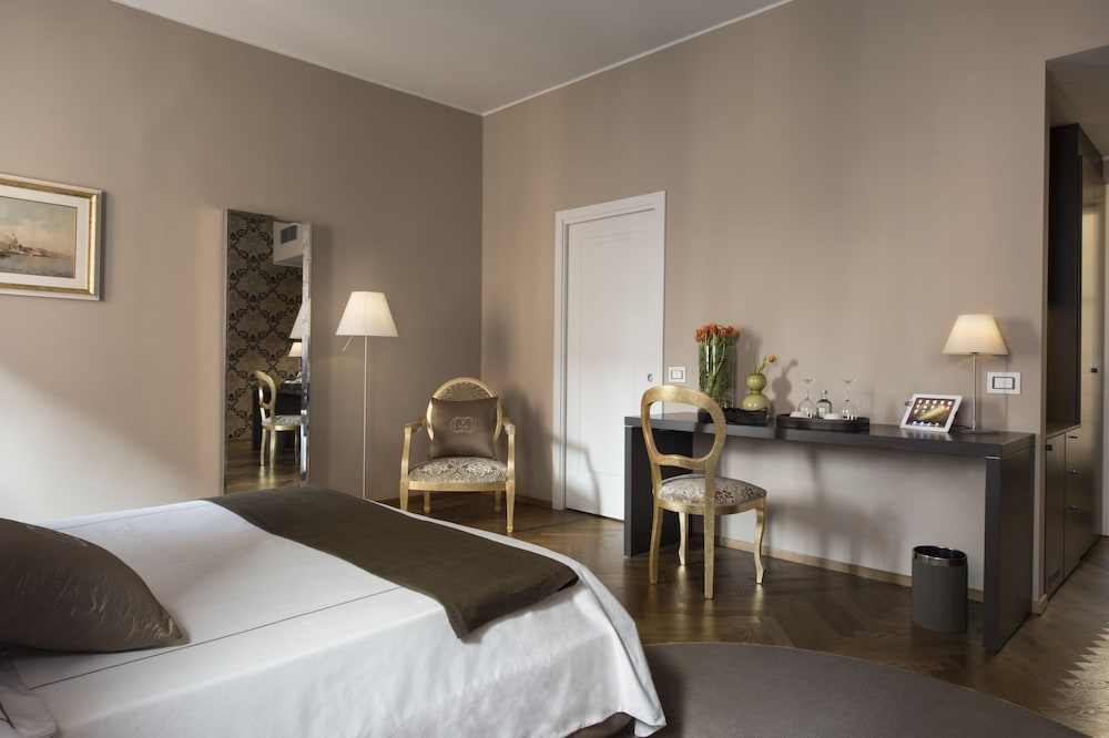 Luxury, Queen Bed, Canal View, Hotel Corte di Gabriela 10/10