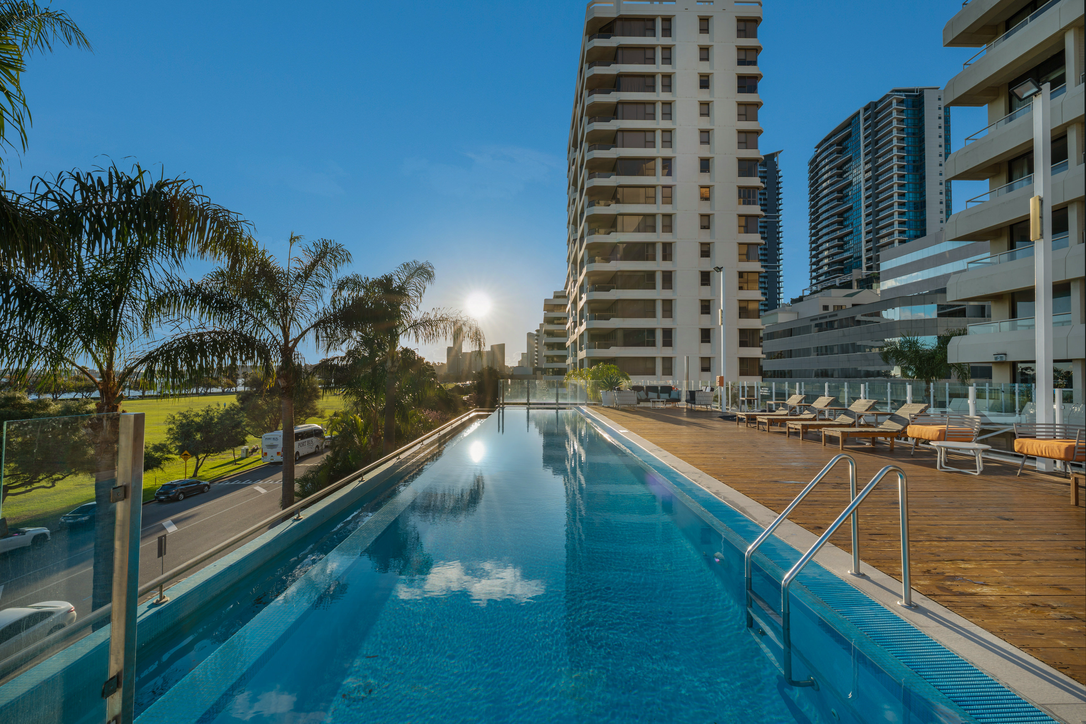 Crowne Plaza Perth 49/50