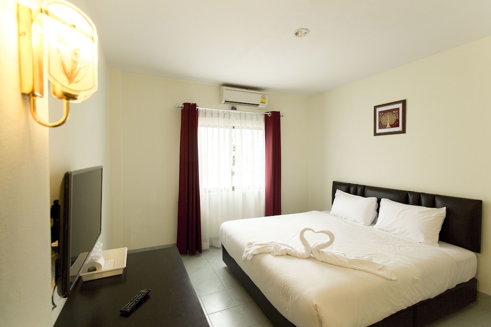 Paripas Express Hotel Patong 17/35