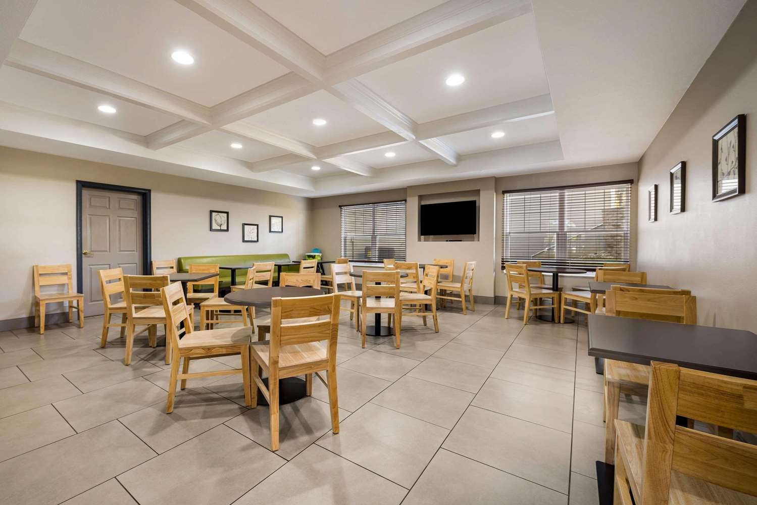 Country Inn Suites By Radisson Freeport Il 23/27