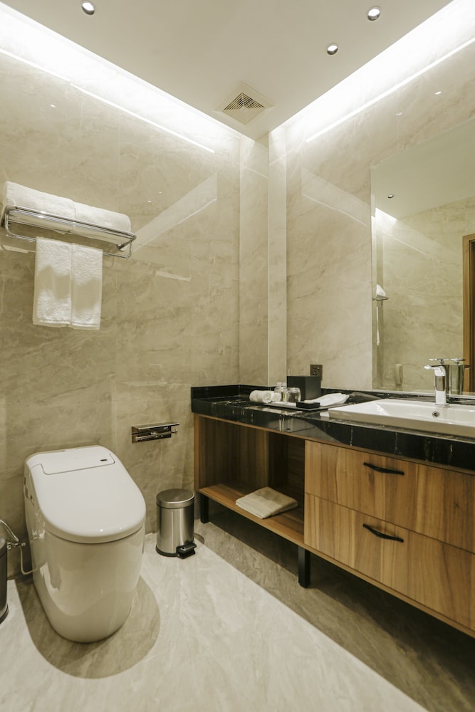 Hotel Casiana & Events Center 45/48