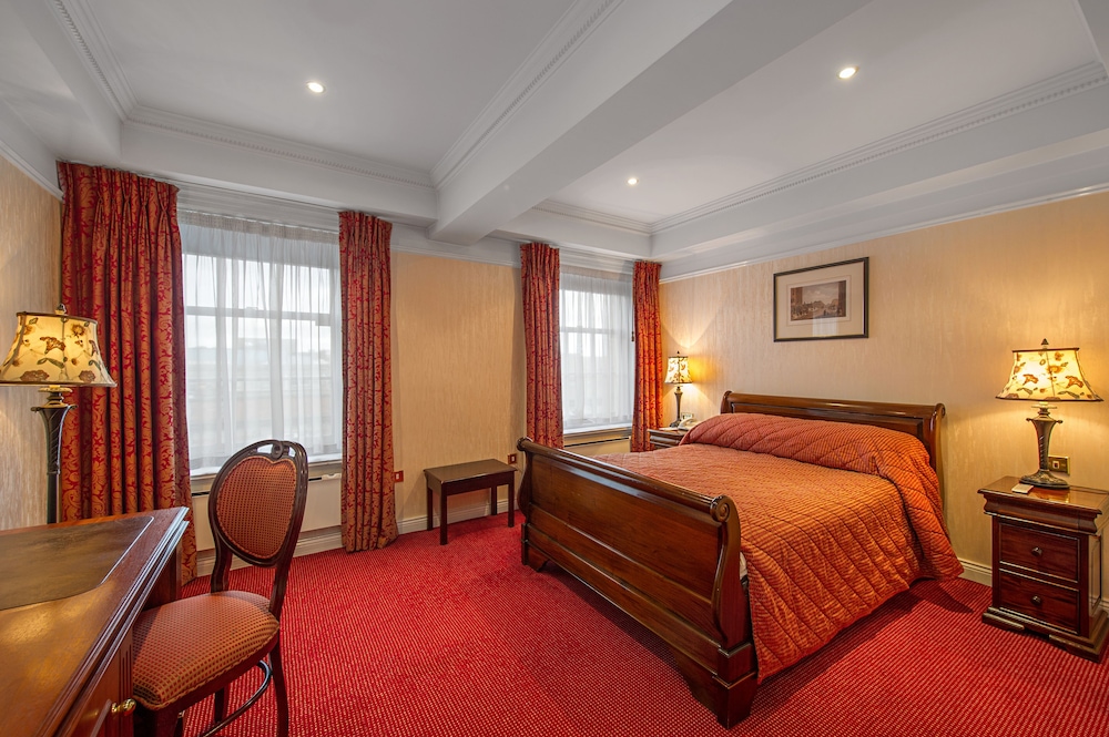 Wynns Hotel 17/33