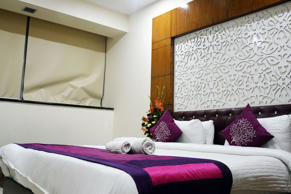 TRINITY CORPORATE SUITES 20/43