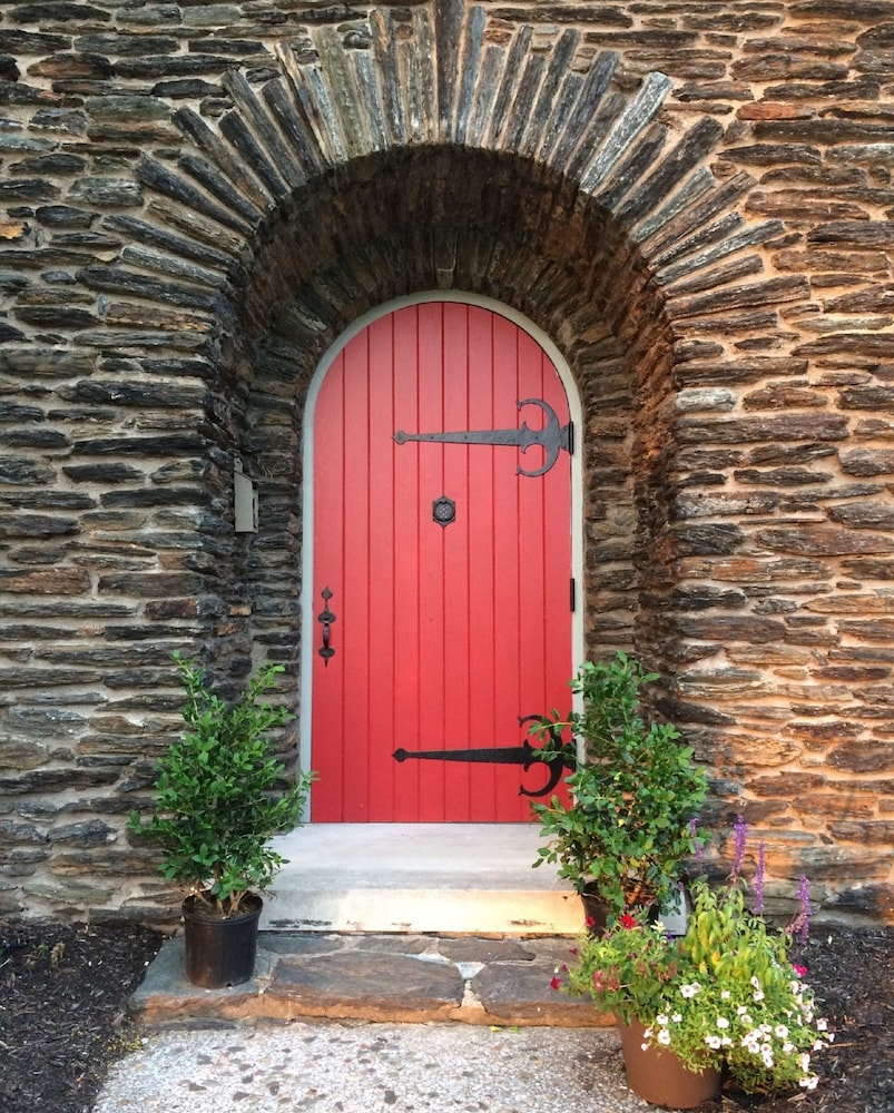 The Inn at Westwynd Farm B B 42/50